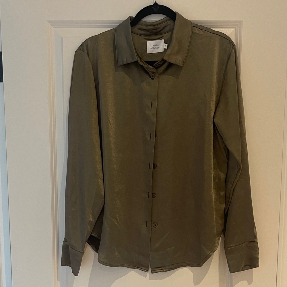 Vici/things between- Silky Olive Green Button-Up Shirt